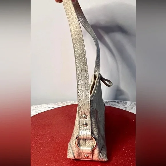 Nine & Co - Silver Crocodile Skin purse - Picture 3 of 9